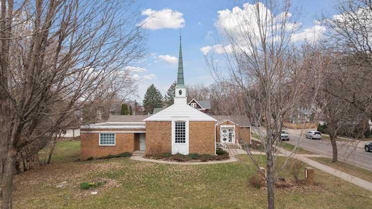 1671 Summit Avenue Saint Paul, MN 55105