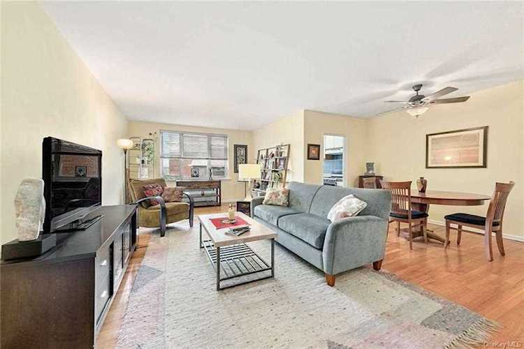 12 Westchester Ave #6J White Plains, NY 10601 | MLS H6240942 Photo 1