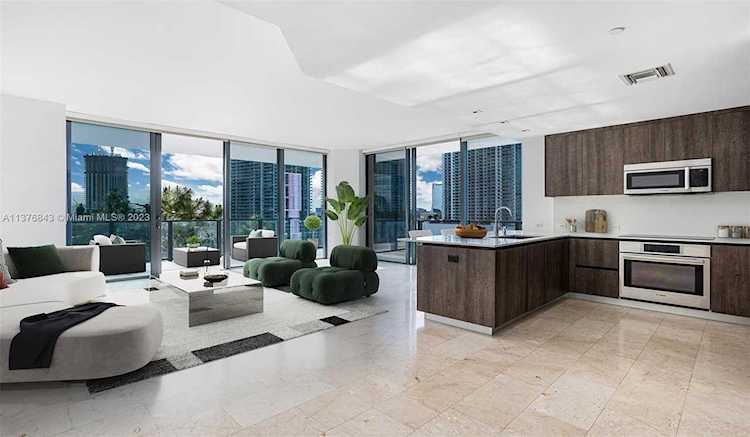 68 SE 6th St #712 Miami, FL 33131