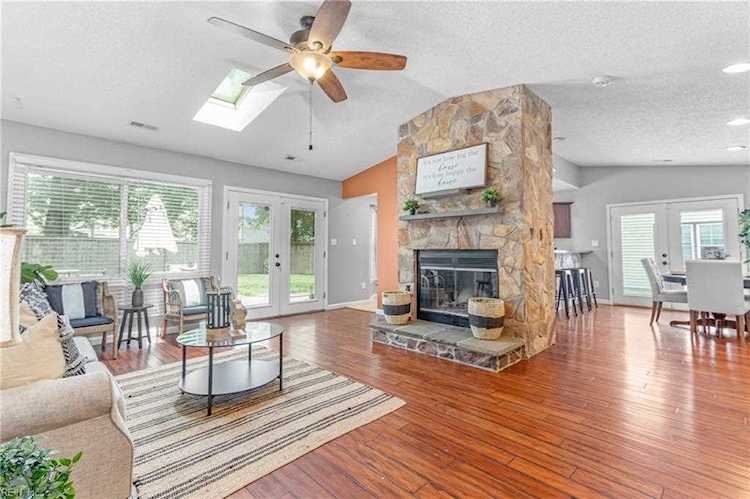 3056 Glastonbury Dr Virginia Beach, VA 23453 | MLS 10484136 Photo 1