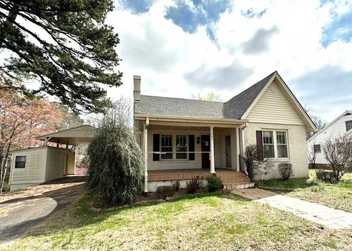 Haltom Real Estate, local REALTORS® Specialize in Selling Homes in Jackson, TN & Surrounding Areas : Madison County, Henderson County, Carroll County, Gibson County, Chester County, Hardeman County, Crockett County Photo 1