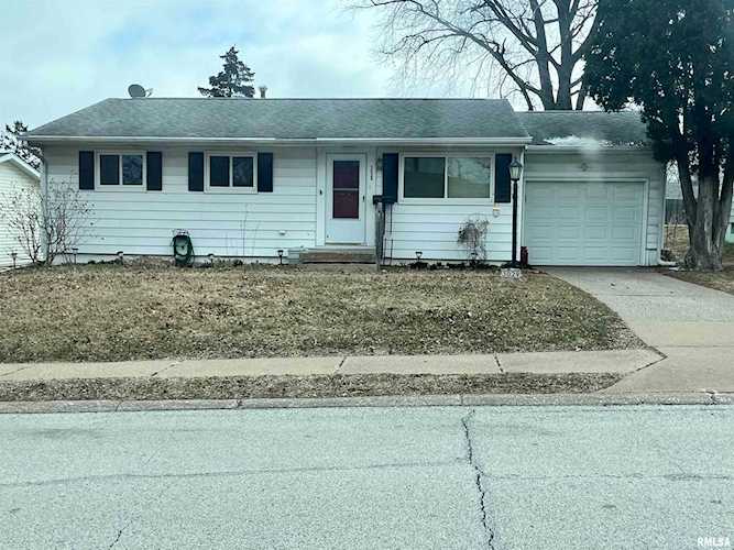 3029 Welshire Dr Bettendorf, IA 52722 | MLS QC4241329 Photo 1