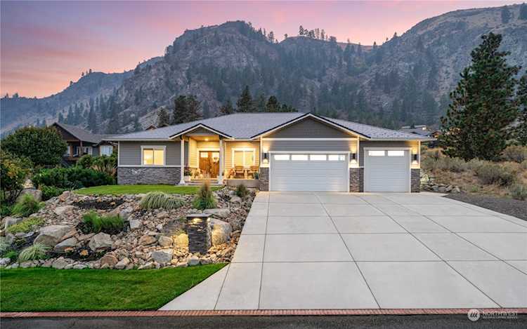 15313 Lakeview St Entiat, WA 98822