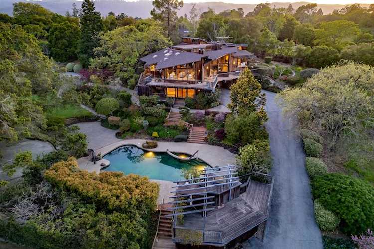 700 Westridge Dr Portola Valley, CA 94028