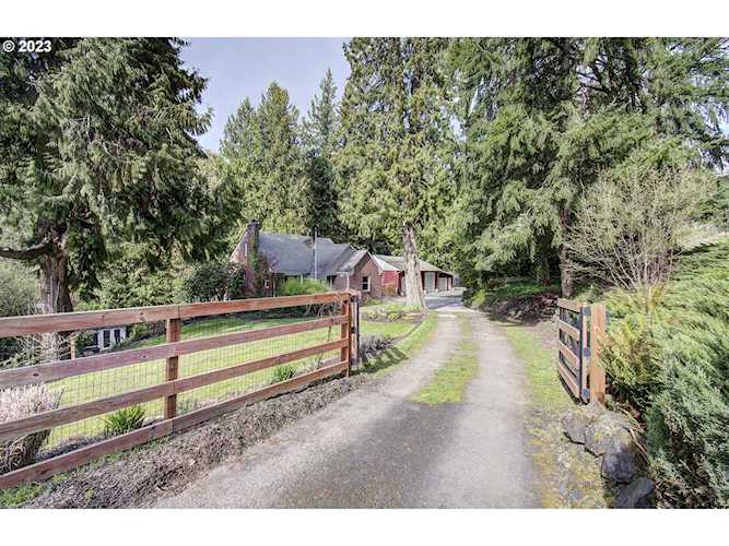 Buy, sell, or invest in property with Donna Roberts Group. Professional real estate services in Camas, WA & surrounding counties as well as Portland, OR Photo 1