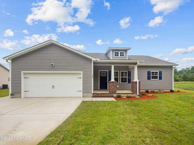 150 Padgett Road Maple Hill, NC 28454