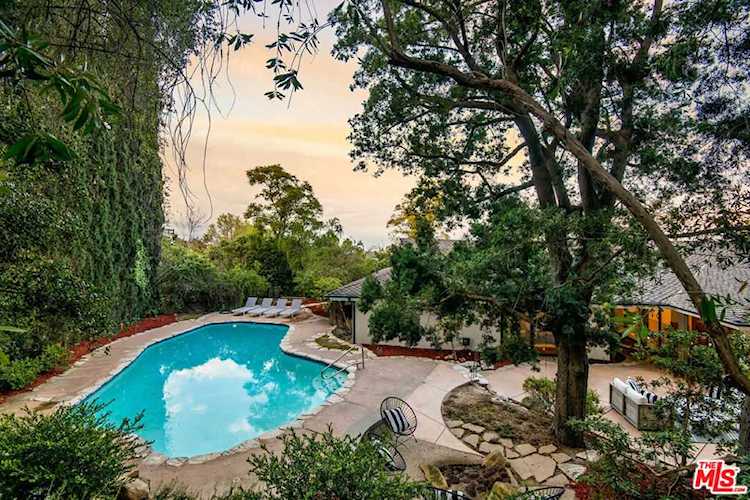 16229 Dorilee Ln Encino, CA 91436