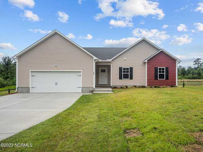 154 Padgett Road Maple Hill, NC 28454