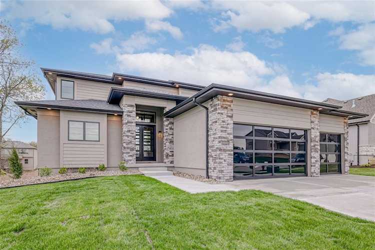 1113 Hummingbird Ct Greenwood, MO 64034