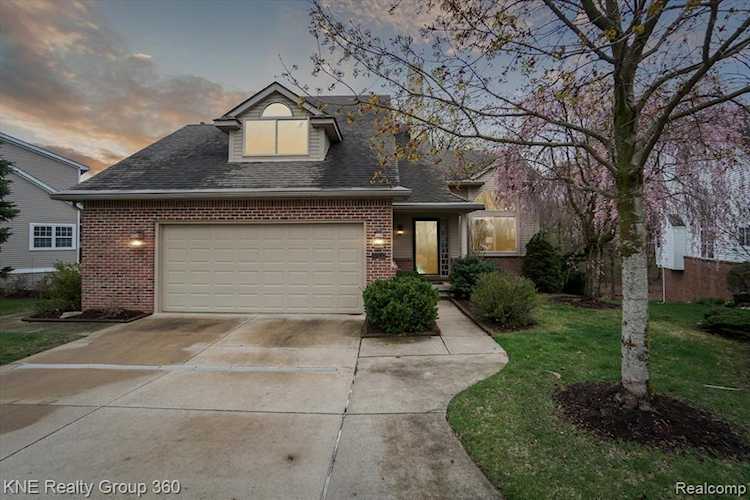 5100 Pentwater Dr in Genoa Twp, MI Photo 1