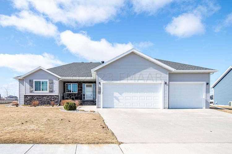 713 48 Ave W West Fargo, ND 58078