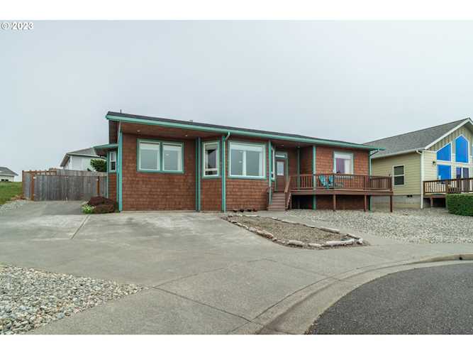 963 Hailey LN Bandon, OR 97411