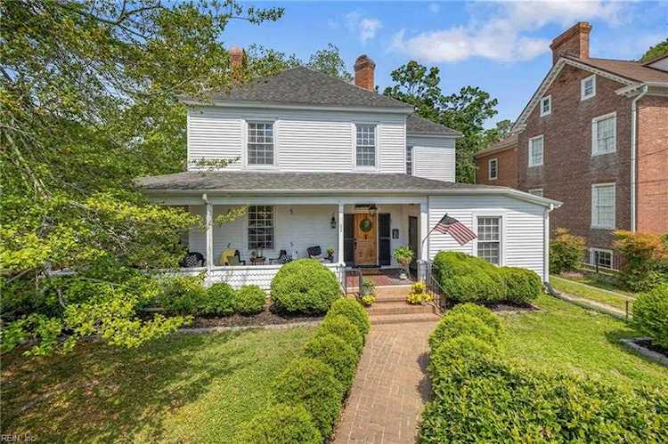 228 Grace St Smithfield, VA 23430