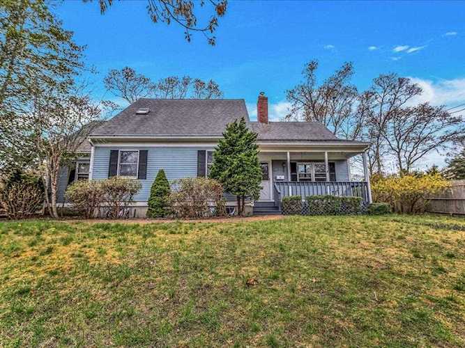 70 Highland Street Mashpee, MA 02649