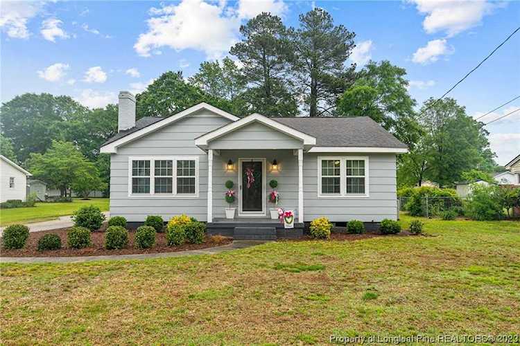 902 Raleigh Rd Clinton, NC 28328 home for sale, MLS#703693 - My Integra Realty Photo 1