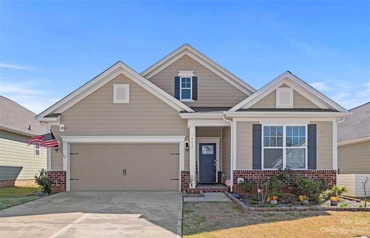 5035 Lydney Circle Waxhaw, NC 28173