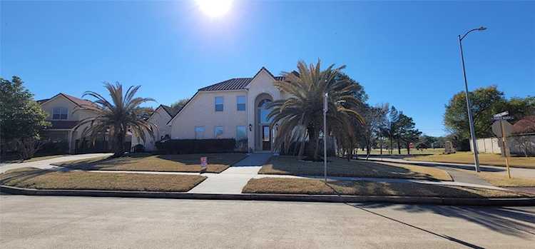 54 Pebble Beach Ct Jersey Village, TX 77064