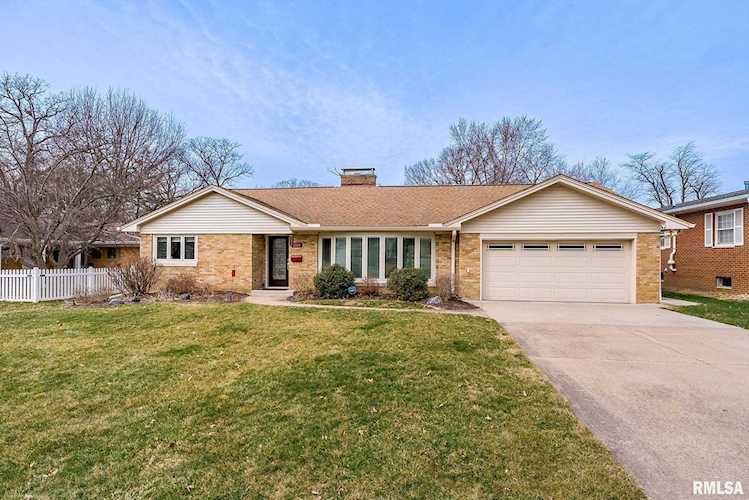 2509 31st Avenue Court Moline, IL 61265 | MLS QC4241214 Photo 1