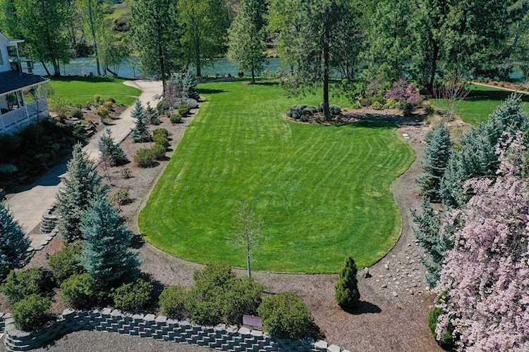 330 Penny Ln Shady Cove, OR 97539