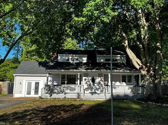 home for sale in Homemont Chesapeake VA 23322 - MLS 10484474 Photo 1