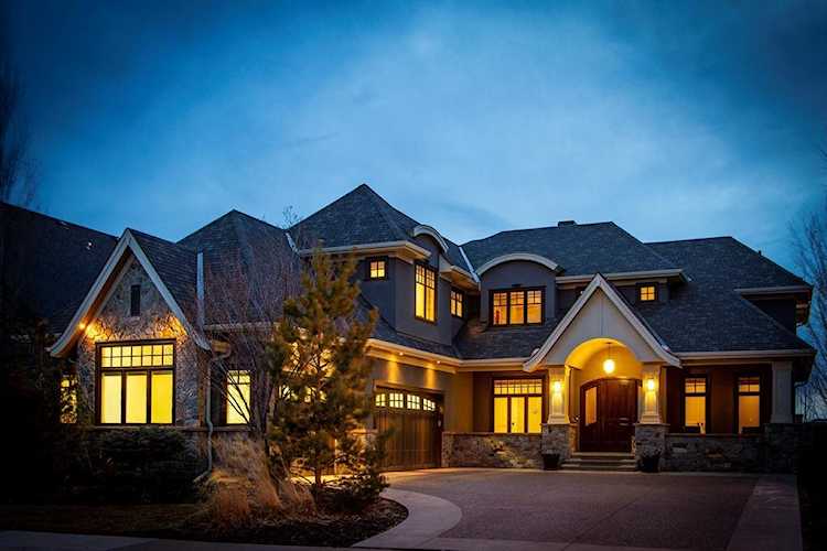 231 Aspen Ridge Place SW Calgary, AB T3H 0J7