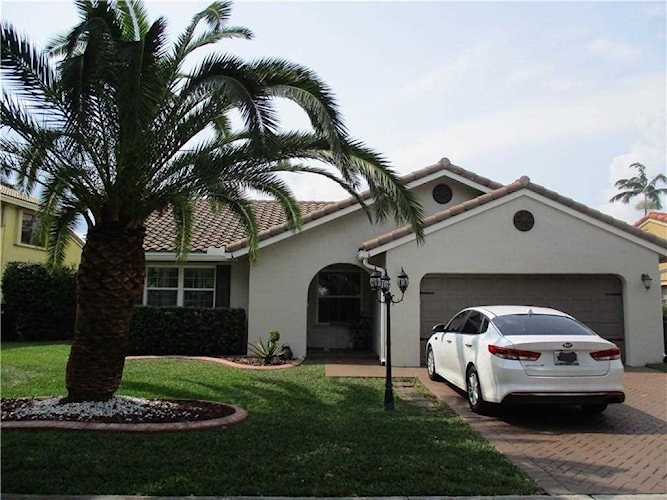 6265 Hawkes Bluff Ave Davie, FL 33331
