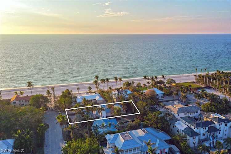 47 S 8th Ave Naples, FL 34102 | MLS 223031865 Photo 1
