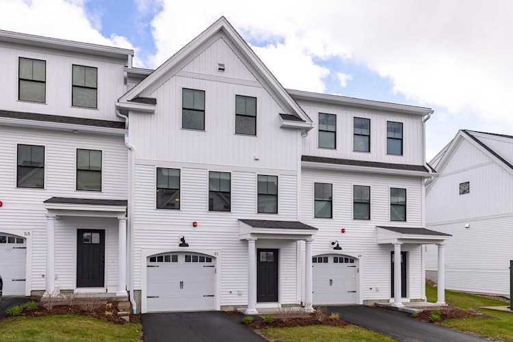 51 Northfield Dr Dover, NH 03820