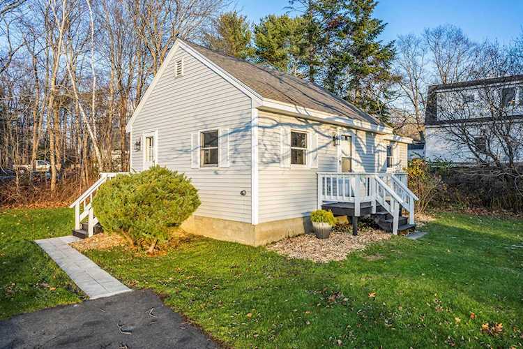22 Pier Rd Kennebunkport, ME 04046
