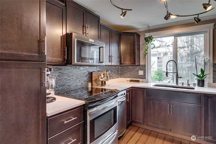 9522 1st Ave NE #B-8 Seattle, WA 98115