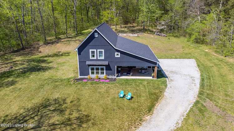 195 Masters Ln Taylorsville, KY 40071