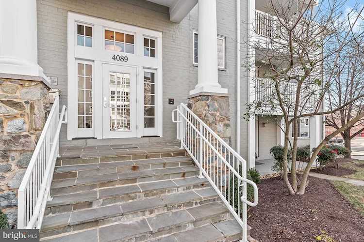 4089 S Four Mile Run Dr #202 Arlington, VA 22204