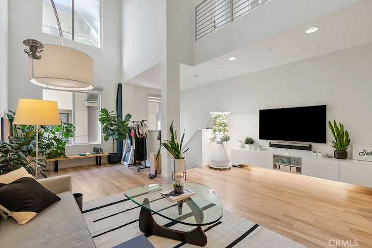 565 Rockefeller Irvine, CA 92612 | MLS PW22225596 Photo 1