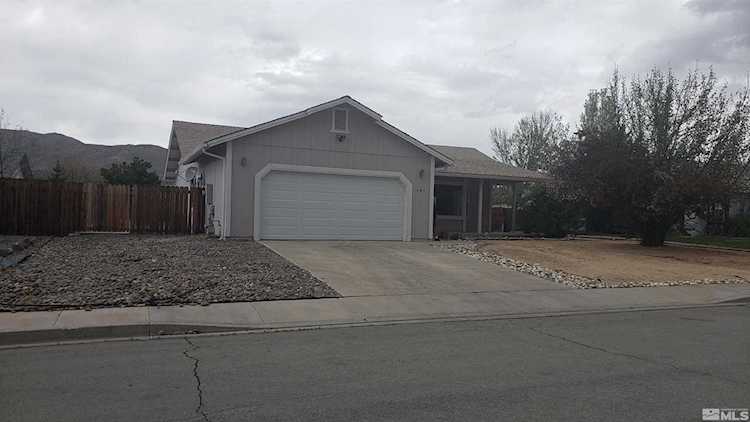 905 Red Falcon Way Sparks, NV 89436