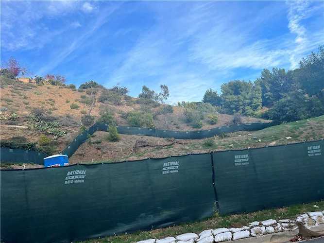 2260 San Ysidro Dr Beverly Hills, CA 90210