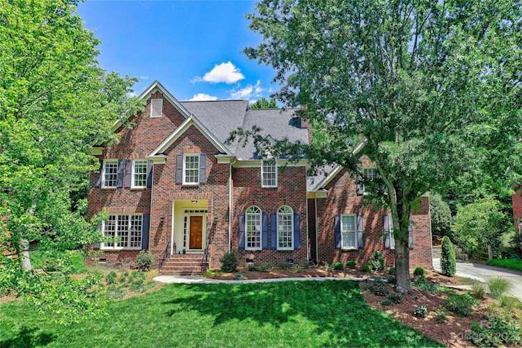 304 Sardis Pointe Rd Matthews NC 28105 | MLS #4025443 | Hendrix Properties Photo 1