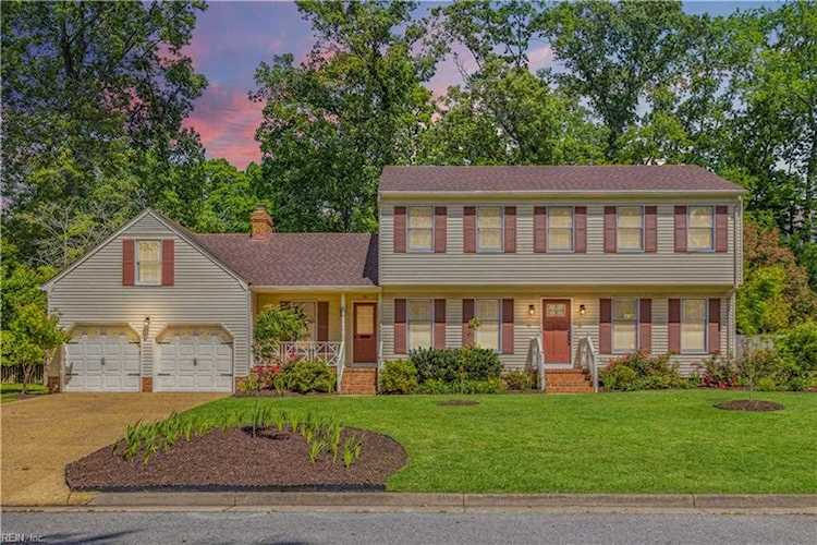 79 Queens Ct Newport News, VA 23606