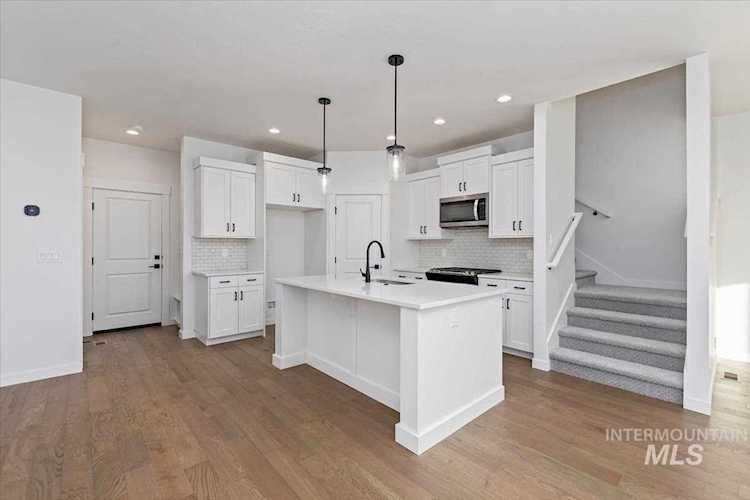 Build Idaho- Prepare to be Moved! Idaho's Ultimate Home Search Photo 1