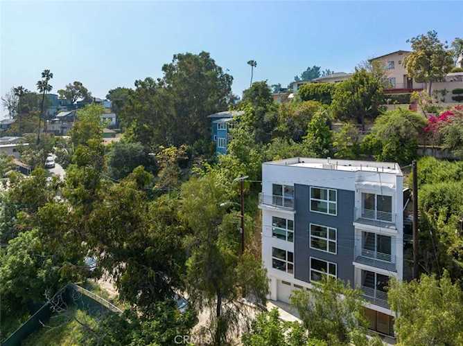 2635 Adelbert Ave Silver Lake, CA 90039