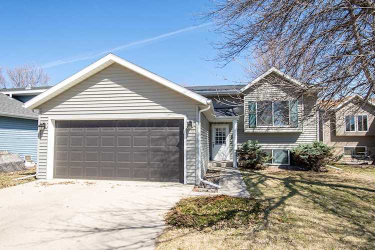 3739 10 St N Fargo, ND 58102