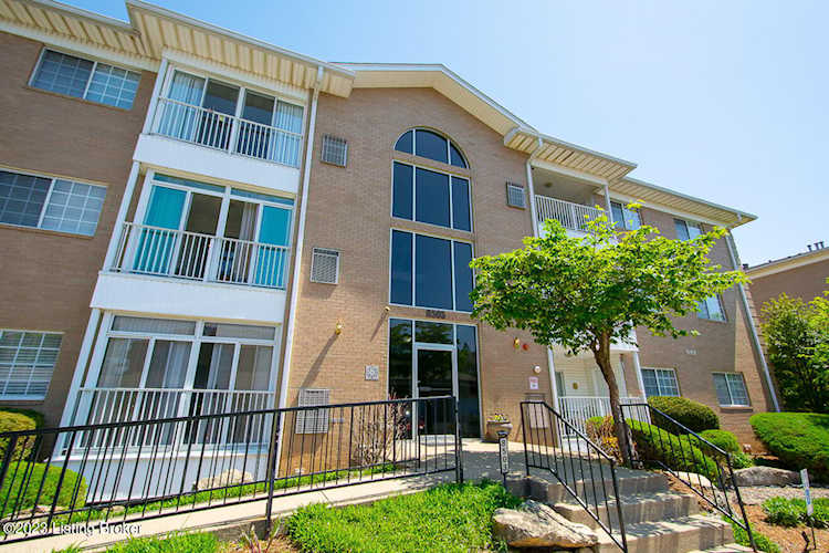 8503 Atrium Dr #204 Louisville, KY 40220 | MLS 1635658 Photo 1