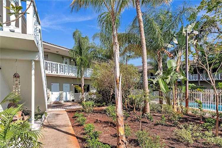 1423 Holly Heights #15 Fort Lauderdale, FL 33304