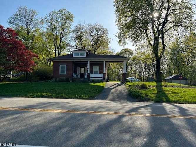 211 Main St Andover Boro, NJ 07821