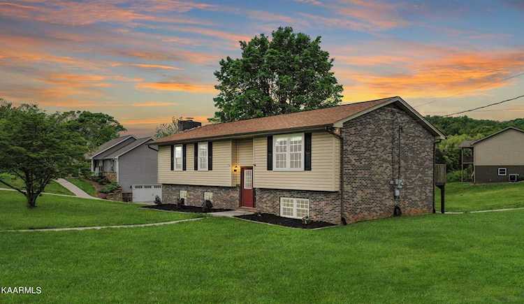 8913 Knowland Ln Corryton, TN 37721
