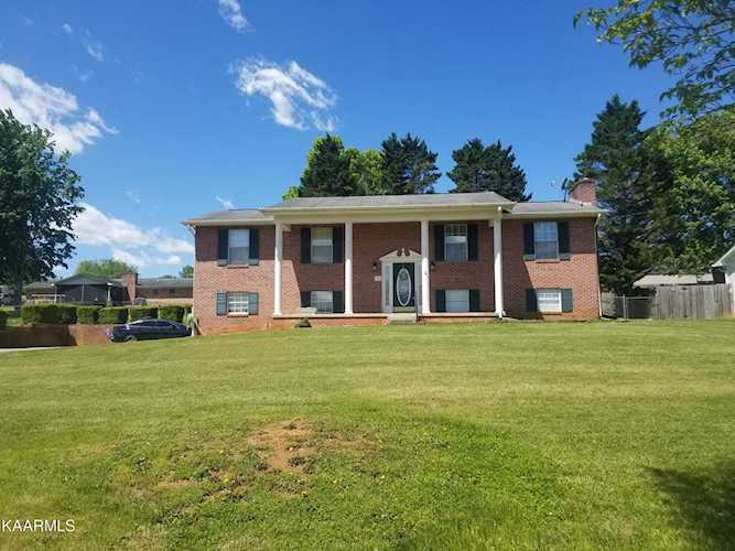 222 Foothills Dr Seymour, TN 37865