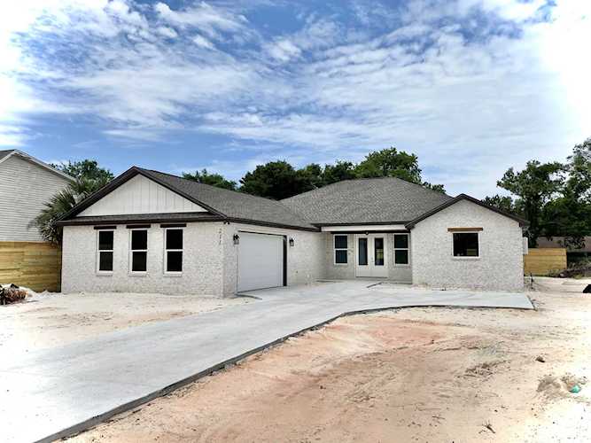 211 Benning Dr Destin, FL 32541