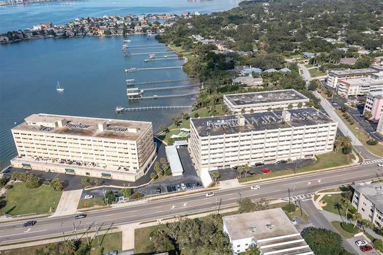 100 Bluff View Dr #102B Belleair Bluffs, FL 33770