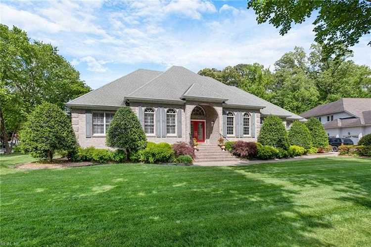 2201 Souverain Ln Virginia Beach, VA 23454