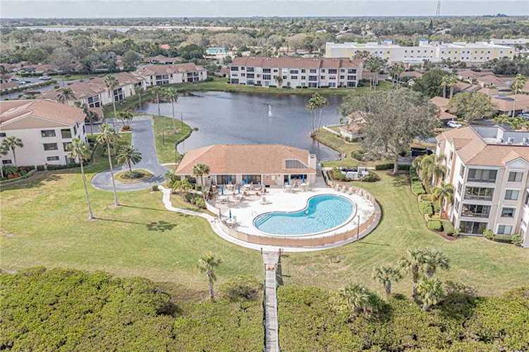 6175 S Mirror Lake Dr Sebastian, FL 32958 | MLS 254040 Photo 1