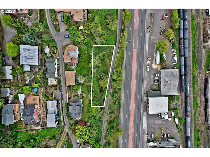 1st ST Portland, OR 97231